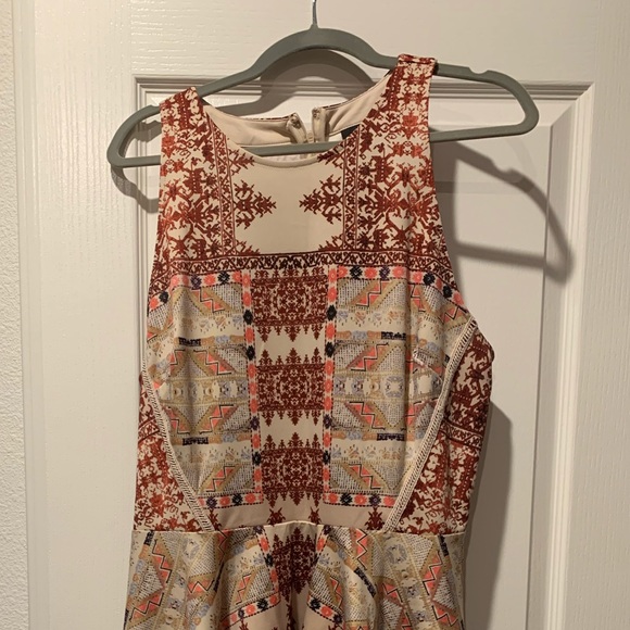 Great patterned / textured dress from Mossimo - Picture 2 of 5